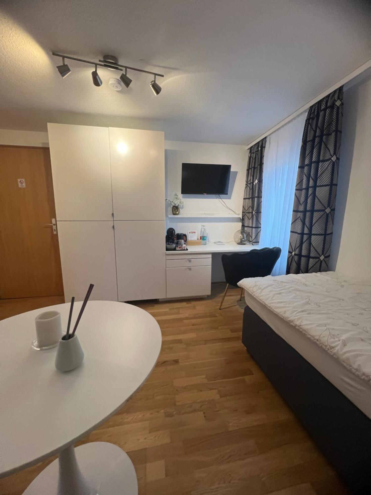Appartement Einzelzimmer Mit Privatem Bad Naehe Ulmer Donautal - Ideal Fuer Geschaeftsreisen